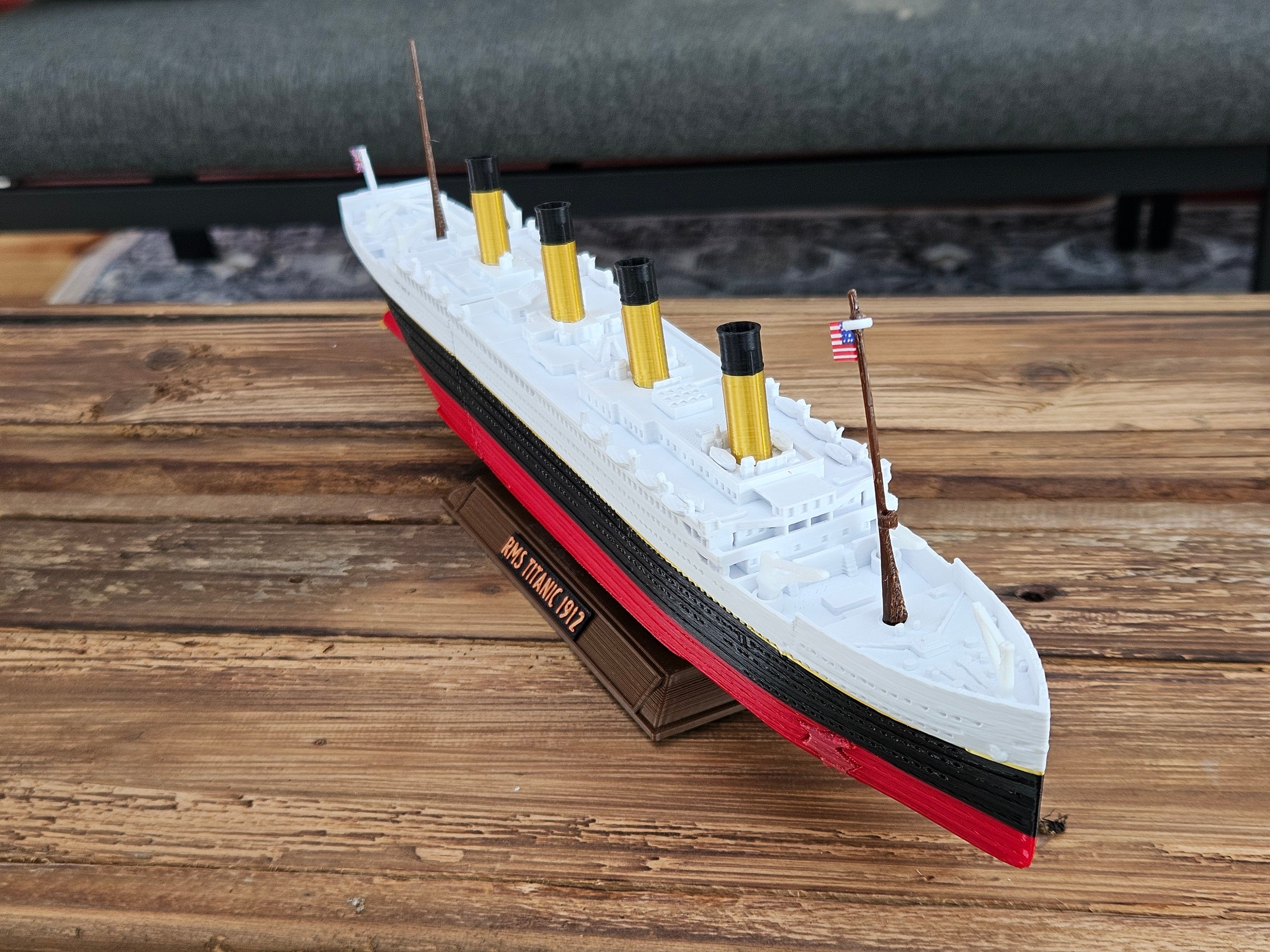Dual Action TITANIC SUBMERSIBLE MODEL by TheRoller3d Floating or Breaking Sinking Educational Model Slow Sinking Kid Tested Approved